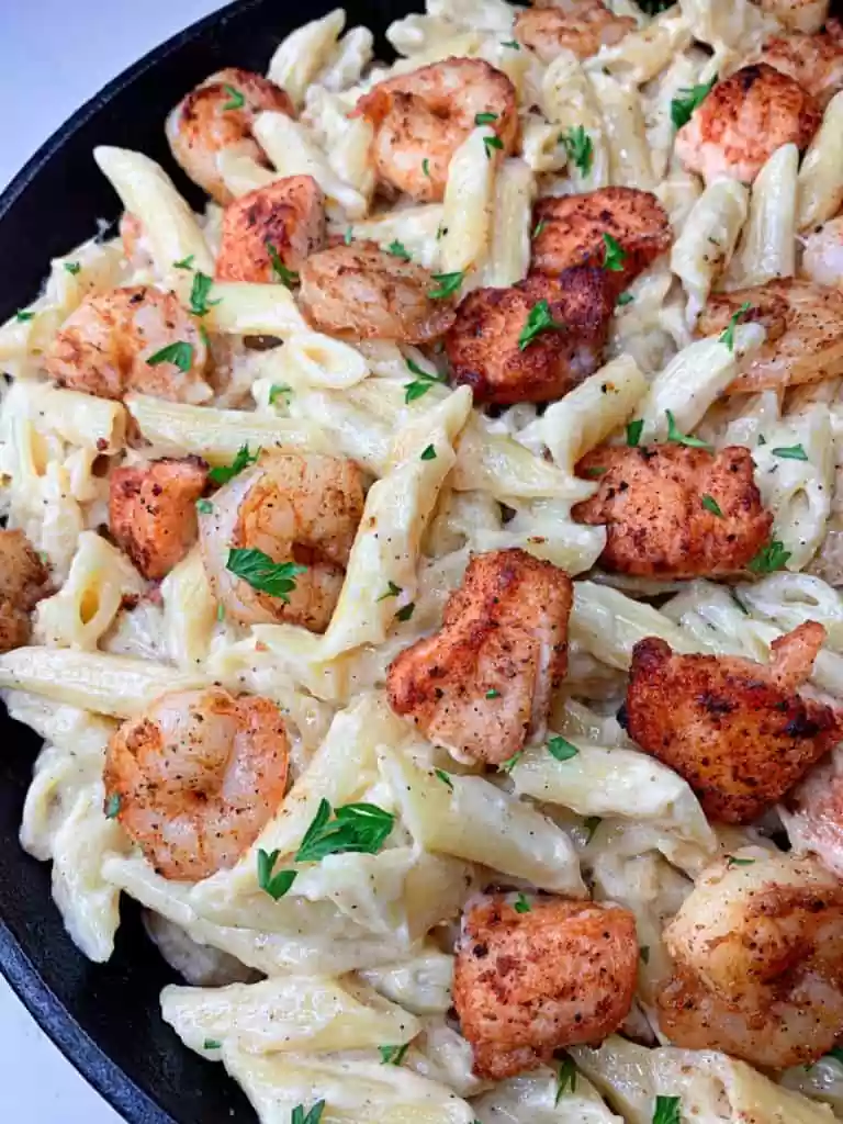 How to Make Quick and Easy Salmon and Shrimp Alfredo