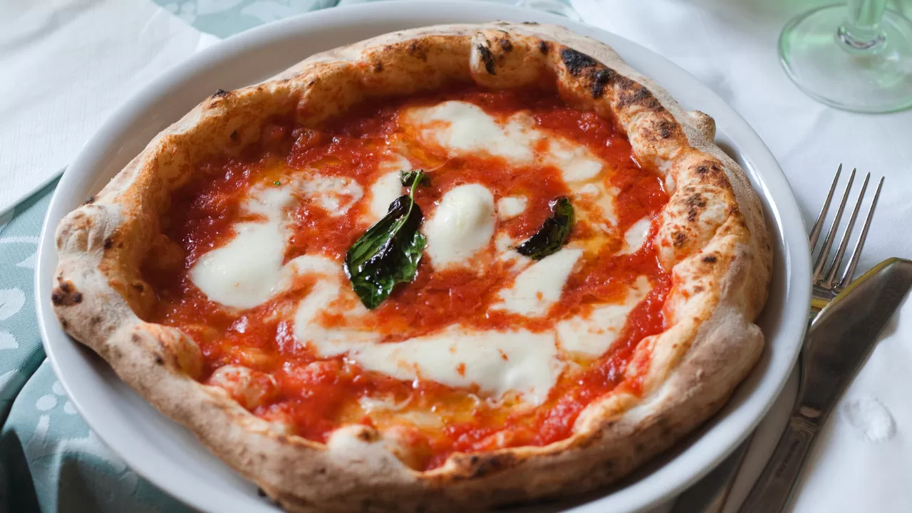 Neapolitan Pizza A History and Guide