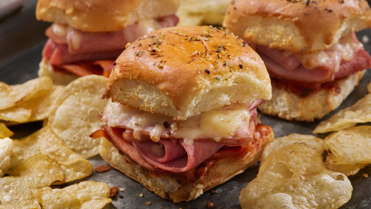 How to Make Baked Ham and Cheese Sliders